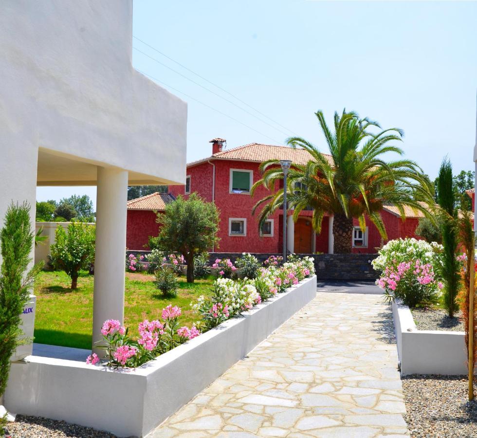 Residence Marea Resort Santa Lucia di Moriani Ruang foto